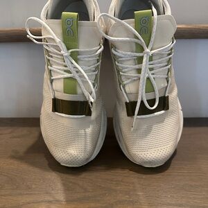 OnCloud Cloudtec Sneakers EUC